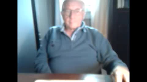 Snapshot of johnjohn6226623 chatting on November 4, 4:06 pm johnjohn6226 online show from November 4, 4:06 pm