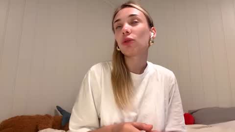 Oly online show from June 29, 9:04 am