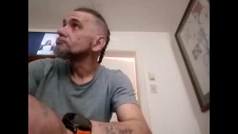 Snapshot of johnny3982 chatting on March 5, 8:32 am Johnny3982 online show from March 5, 8:32 am