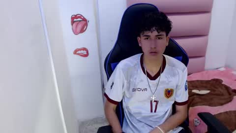 johnny_cagee online show from December 3, 4:36 am