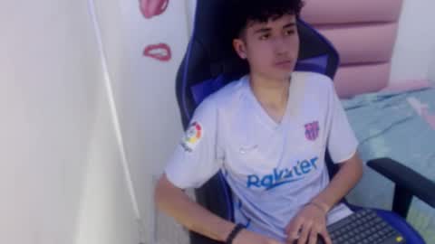 johnny_cagee online show from December 9, 7:06 am