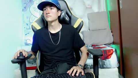 johnny_cagee online show from October 8, 6:44 am