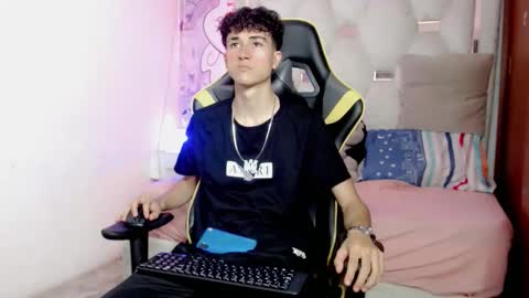 johnny_cagee online show from December 18, 3:23 am