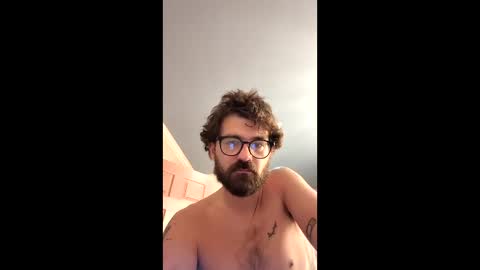 Snapshot of johnnybegood125421 chatting on March 15, 10:05 pm johnnybegood125421 online show from March 15, 10:05 pm