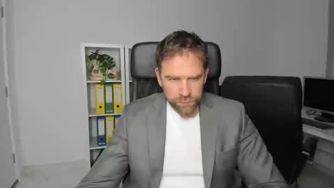 johnnydough82 online show from December 7, 5:37 am