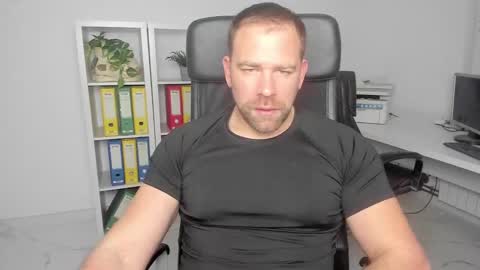 johnnydough82 online show from January 2, 6:07 am