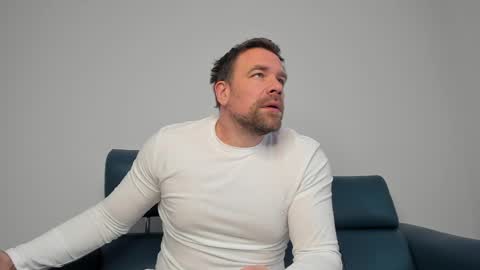 johnnydough82 online show from February 22, 6:50 am