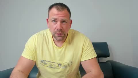 johnnydough82 online show from March 7, 4:57 am