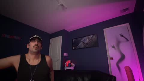 Snapshot of johnnyfromspace chatting on June 11, 12:32 am Johnny from Space online show from June 11, 12:32 am