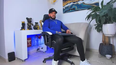 JOHNNY online show from January 10, 12:01 am