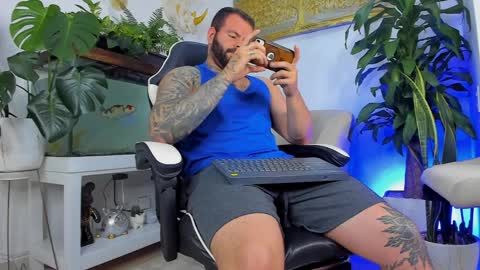 Snapshot of johnnygrayson_ chatting on April 4, 1:37 am JOHNNY online show from April 4, 1:37 am