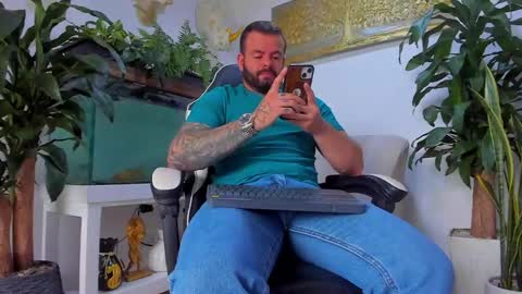 Snapshot of johnnygrayson_ chatting on April 25, 9:56 pm JOHNNY online show from April 25, 9:56 pm