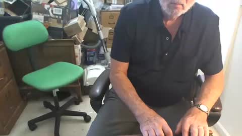 johnnys110153 online show from November 1, 5:37 pm