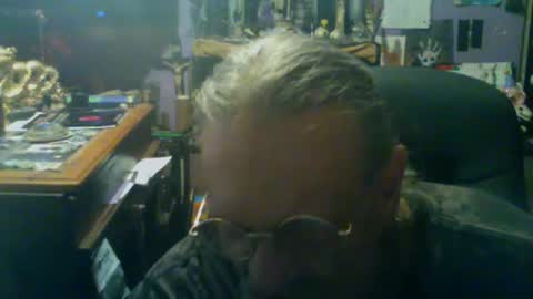 johnnyshung1 online show from September 9, 4:06 pm