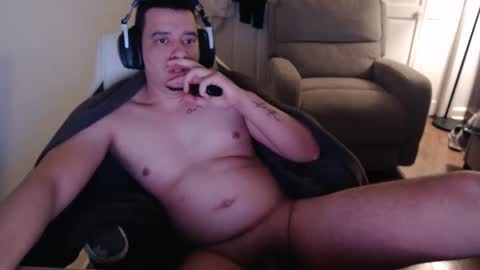 Snapshot of johnpyyy chatting on February 26, 6:01 am Shimu online show from February 26, 6:01 am