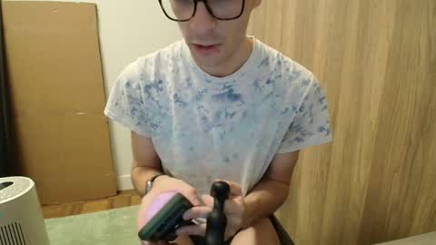 Snapshot of johnresmain chatting on May 23, 10:36 pm johnresmain online show from May 23, 10:36 pm