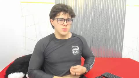 Snapshot of johnson_fox chatting on March 25, 12:33 pm JOHNSON online show from March 25, 12:33 pm