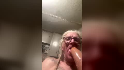 johnturtle247420 online show from February 11, 7:46 am