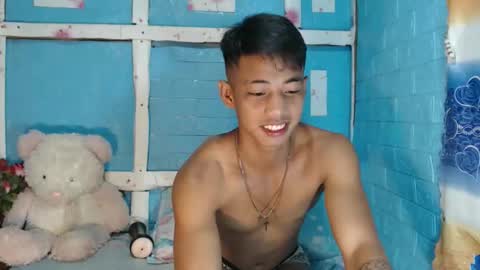 Snapshot of johnydestroyer chatting on November 12, 10:30 pm johnydestroyer online show from November 12, 10:30 pm