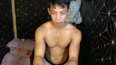 Snapshot of johnydestroyer chatting on December 18, 11:00 pm johnydestroyer online show from December 18, 11:00 pm