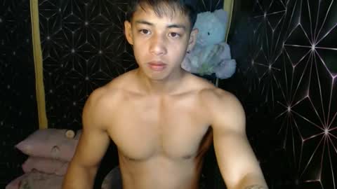 Snapshot of johnydestroyer chatting on January 8, 10:23 pm johnydestroyer online show from January 8, 10:23 pm