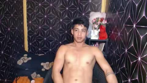 Snapshot of johnydestroyer chatting on February 8, 12:03 am johnydestroyer online show from February 8, 12:03 am