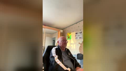 Snapshot of jojo60000529566 chatting on February 23, 7:17 am jojo60000529566 online show from February 23, 7:17 am