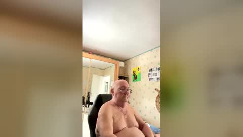 Snapshot of jojo60000529566 chatting on March 10, 12:10 pm jojo60000529566 online show from March 10, 12:10 pm