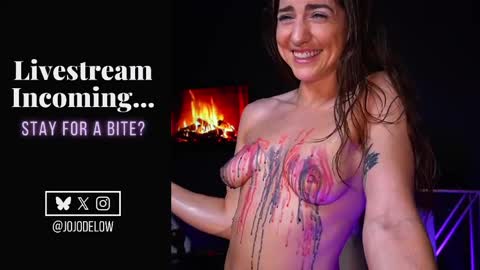 Snapshot of jojodelow chatting on April 12, 11:10 pm online show from April 12, 11:10 pm