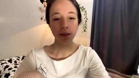 I am Joline ntmuLets hit 10 Thumbs Up together online show from June 3, 2:33 pm
