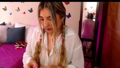 Snapshot of jolie_mature_ chatting on November 3, 8:10 pm Jolie Mature online show from November 3, 8:10 pm