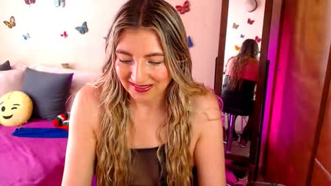 Snapshot of jolie_mature_ chatting on November 15, 7:10 pm Jolie Mature online show from November 15, 7:10 pm