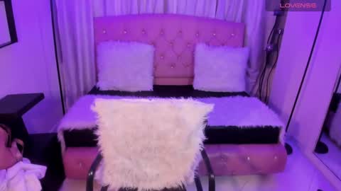 Snapshot of jolie_price chatting on March 22, 1:53 am Jolie price online show from March 22, 1:53 am