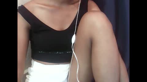 joliekah27 online show from February 21, 8:15 am