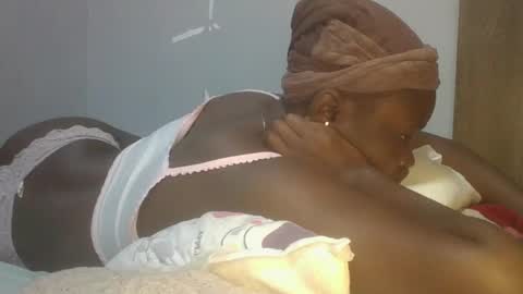 jollynabeb online show from January 21, 2:15 pm