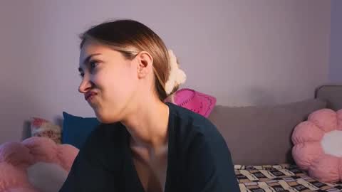 Snapshot of jolyndeb chatting on October 2, 11:28 am Viola online show from October 2, 11:28 am