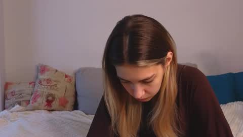 Snapshot of jolyndeb chatting on October 10, 11:31 am Viola online show from October 10, 11:31 am