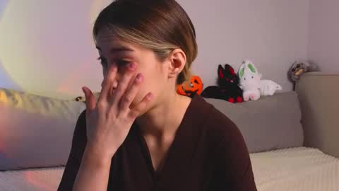 Snapshot of jolyndeb chatting on October 17, 11:13 am Viola online show from October 17, 11:13 am