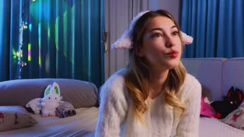 Snapshot of jolyndeb chatting on October 20, 11:10 am Viola online show from October 20, 11:10 am