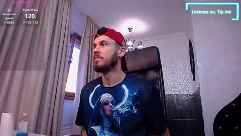 Snapshot of jonahshaw chatting on September 19, 4:25 am JonahShaw online show from September 19, 4:25 am