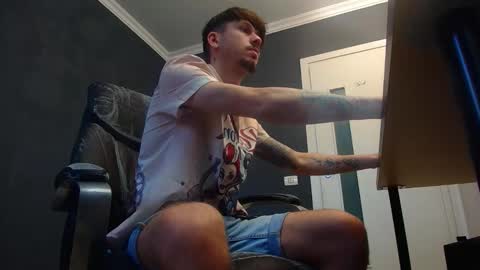 Snapshot of jonahshaw chatting on September 20, 4:35 am JonahShaw online show from September 20, 4:35 am