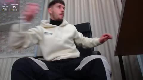 Snapshot of jonahshaw chatting on October 6, 4:32 am JonahShaw online show from October 6, 4:32 am