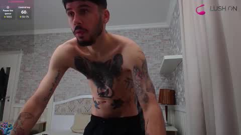 Snapshot of jonahshaw chatting on October 16, 4:35 am JonahShaw online show from October 16, 4:35 am