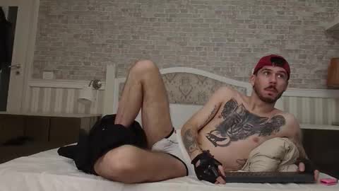 Snapshot of jonahshaw chatting on October 21, 4:46 am JonahShaw online show from October 21, 4:46 am