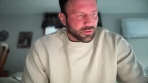 Jon Aries online show from February 3, 9:42 pm