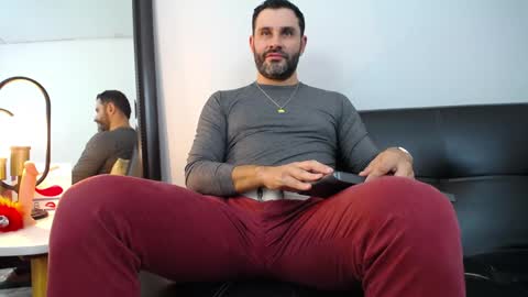  JONAS BEARD  online show from December 9, 7:29 pm