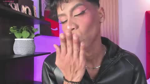Jonas  online show from June 27, 5:12 am