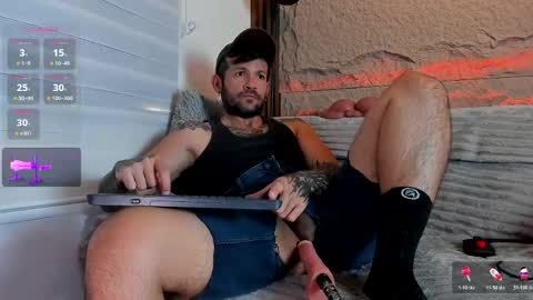 Snapshot of jonathan_rivers chatting on May 6, 9:20 pm Jonathan RiversNew online show from May 6, 9:20 pm