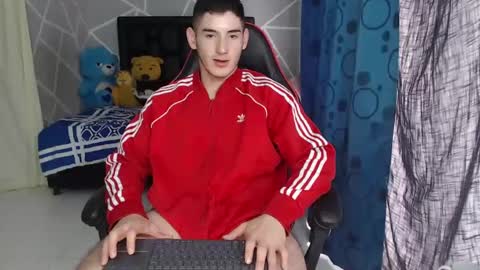 jonathancast08 online show from December 30, 1:14 pm