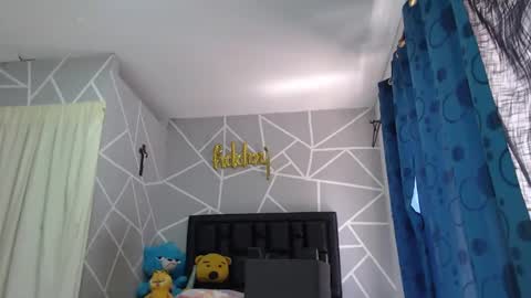 jonathancast08 online show from December 31, 5:29 pm